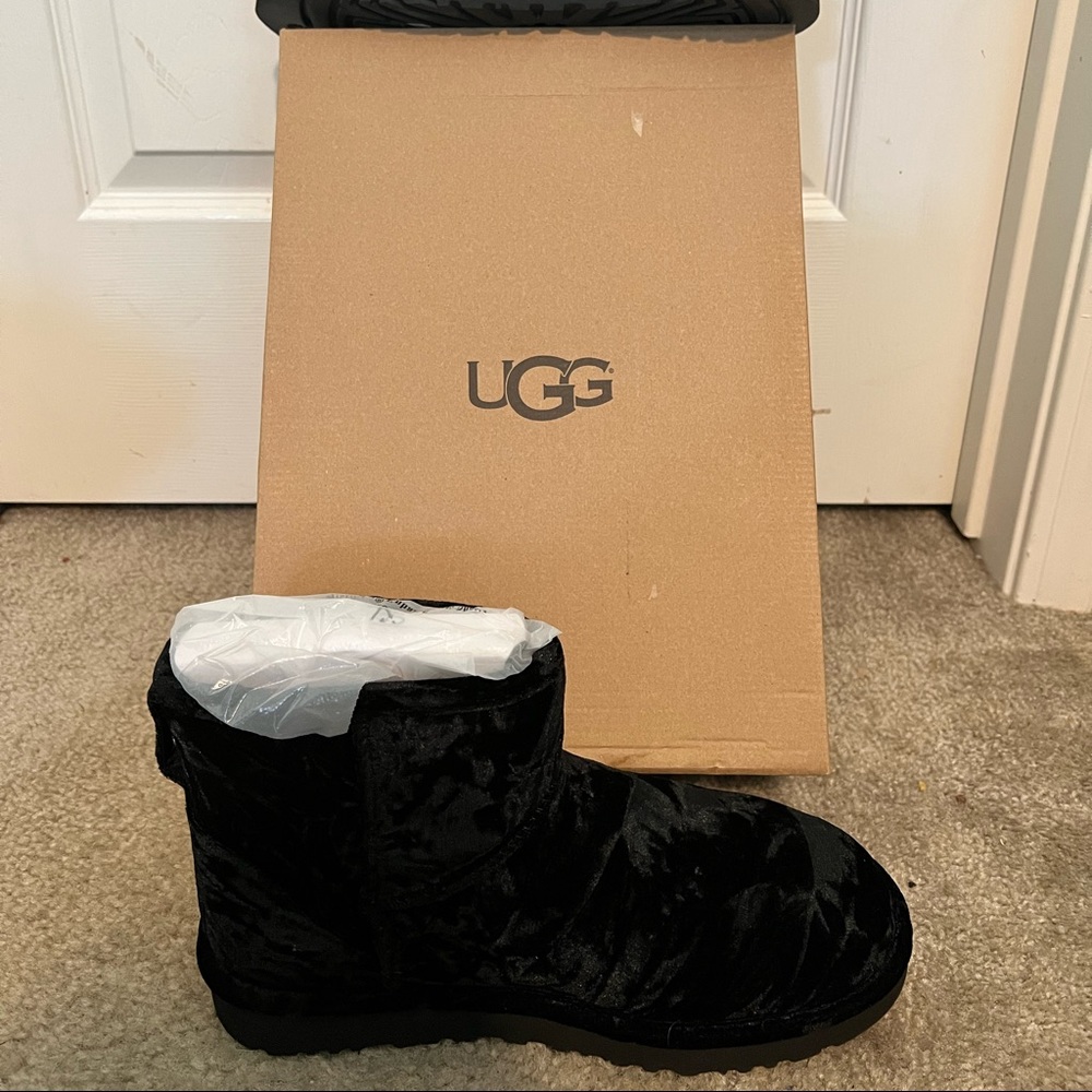 CLASSIC MINI - CRUSHED VELVET UGG Boots